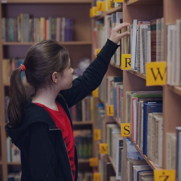 girl in library